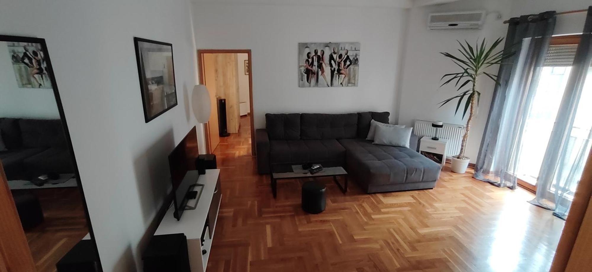 Paris 2 Night Private Parking * Ni